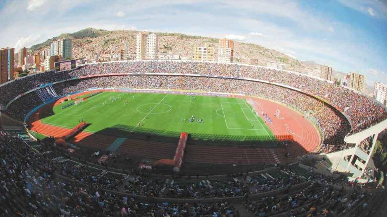 Estadio Hernando Siles, Stadion di Atas Awan