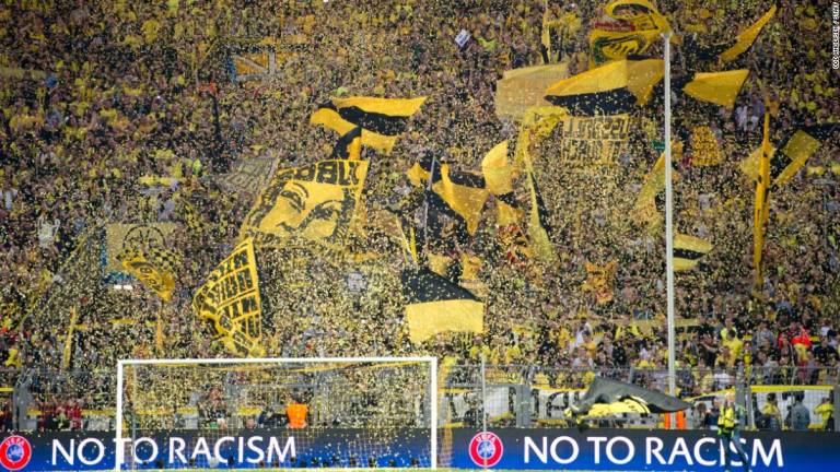 Kejayaan Borussia Dortmund dan Dukungan The Yellow Wall