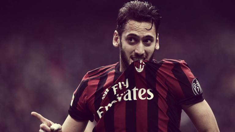Alasan Hakan Calhanoglu akan Sangat Vital Bagi AC Milan Musim Depan