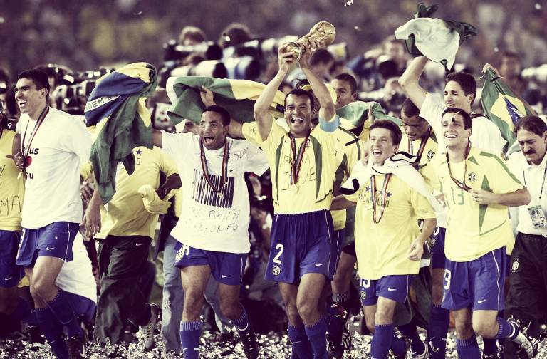 Piala Dunia 2002: Kejutan, Kontroversi, dan Kamerun yang Tanpa Lengan