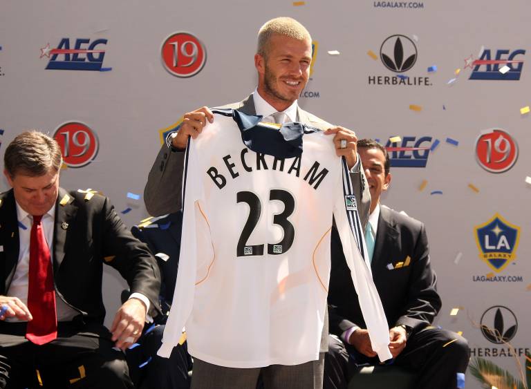 David Beckham dan Dilan Sama Saja!