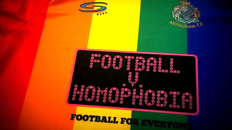 Homophobia Akan Selalu Menghantui Sepakbola - Ligalaga
