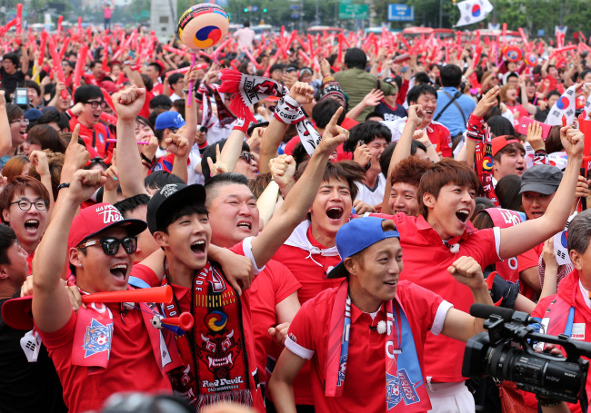 Tentang K-League dan Bagaimana Sepakbola Meniru Industri K-Pop