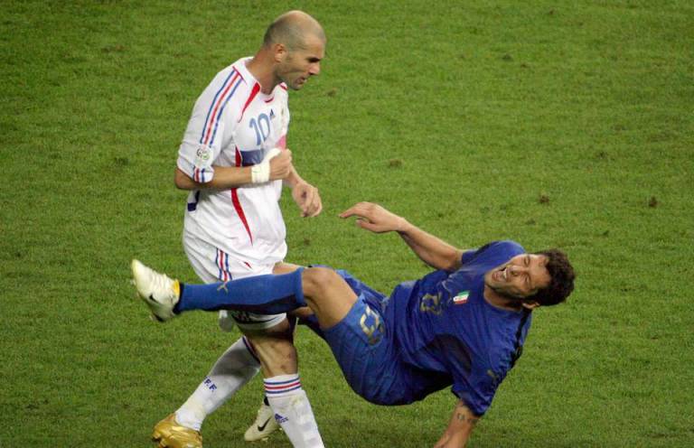 Zinedine Zidane dan Karier yang Berakhir Tragis