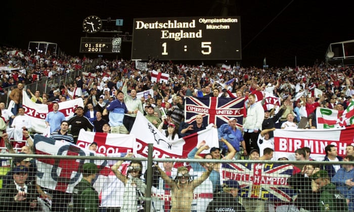 1 September 2001: Pemain Liverpool Kalahkan Jerman