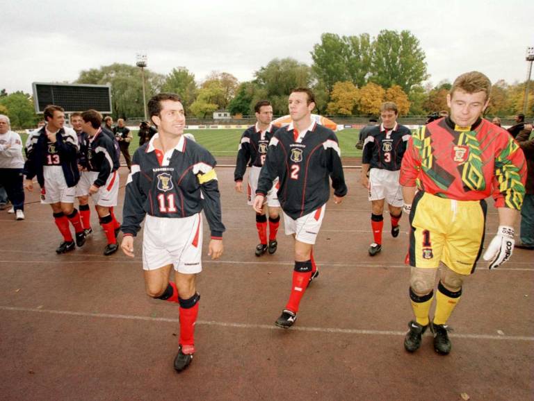 Skotlandia vs Estonia 1996: Konspirasi Presiden UEFA